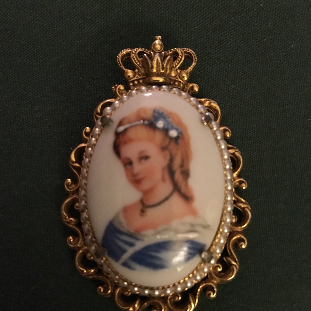 Vintage cameo